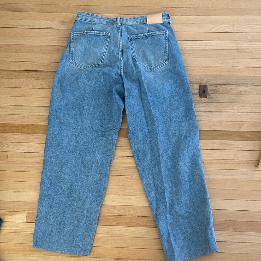 Mid-High Rise Distressed Jeans - Picture 4 of 4